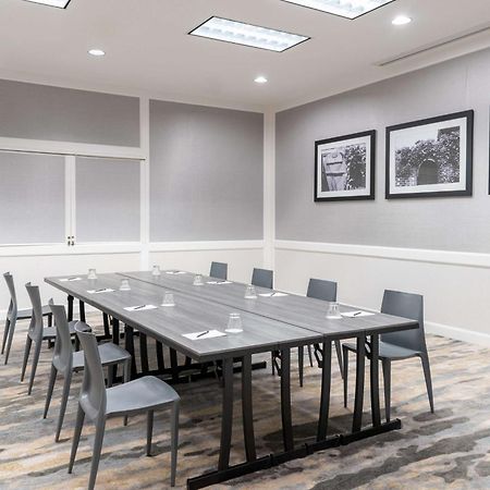Hilton Alexandria Mark Center Екстериор снимка