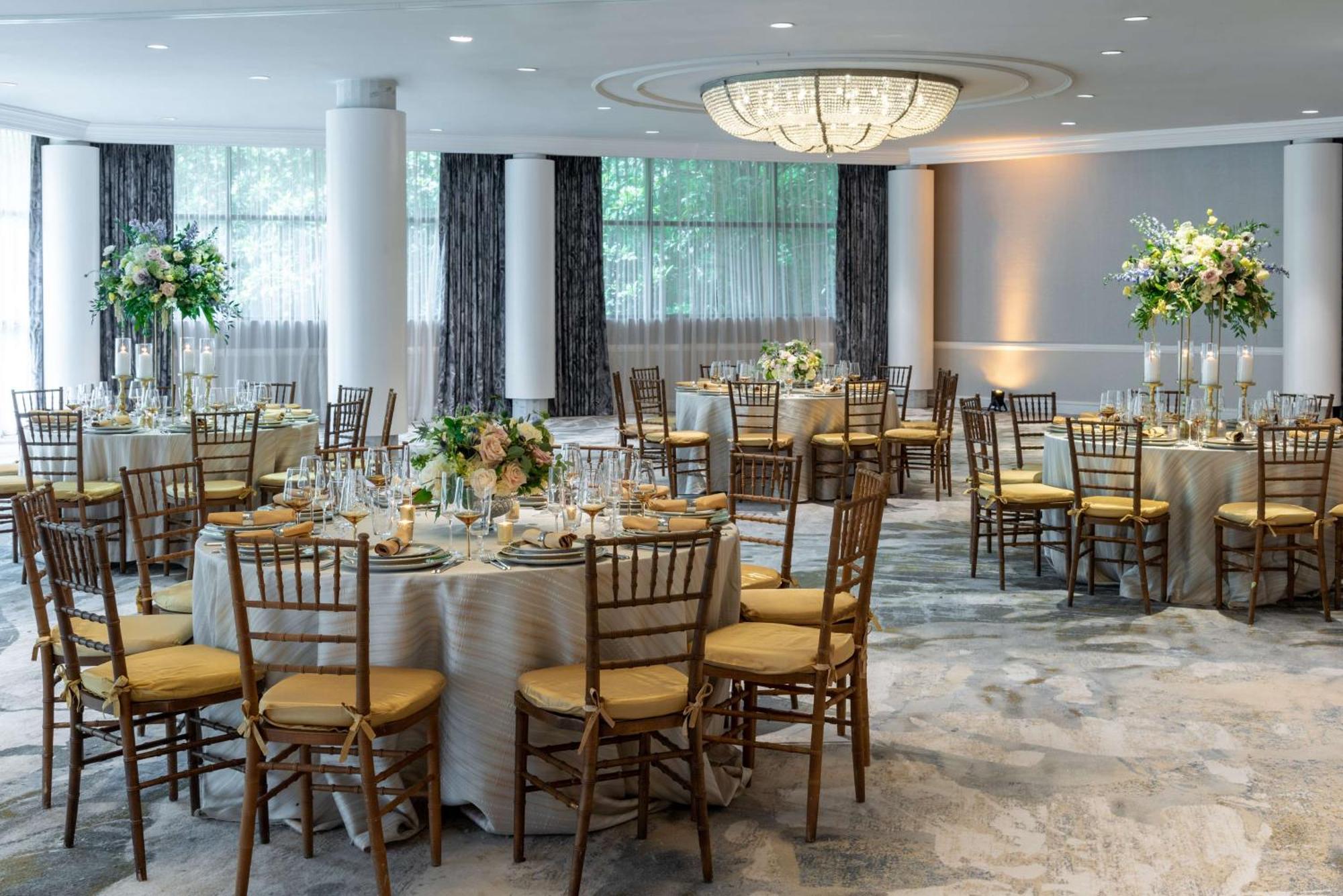 Hilton Alexandria Mark Center Екстериор снимка