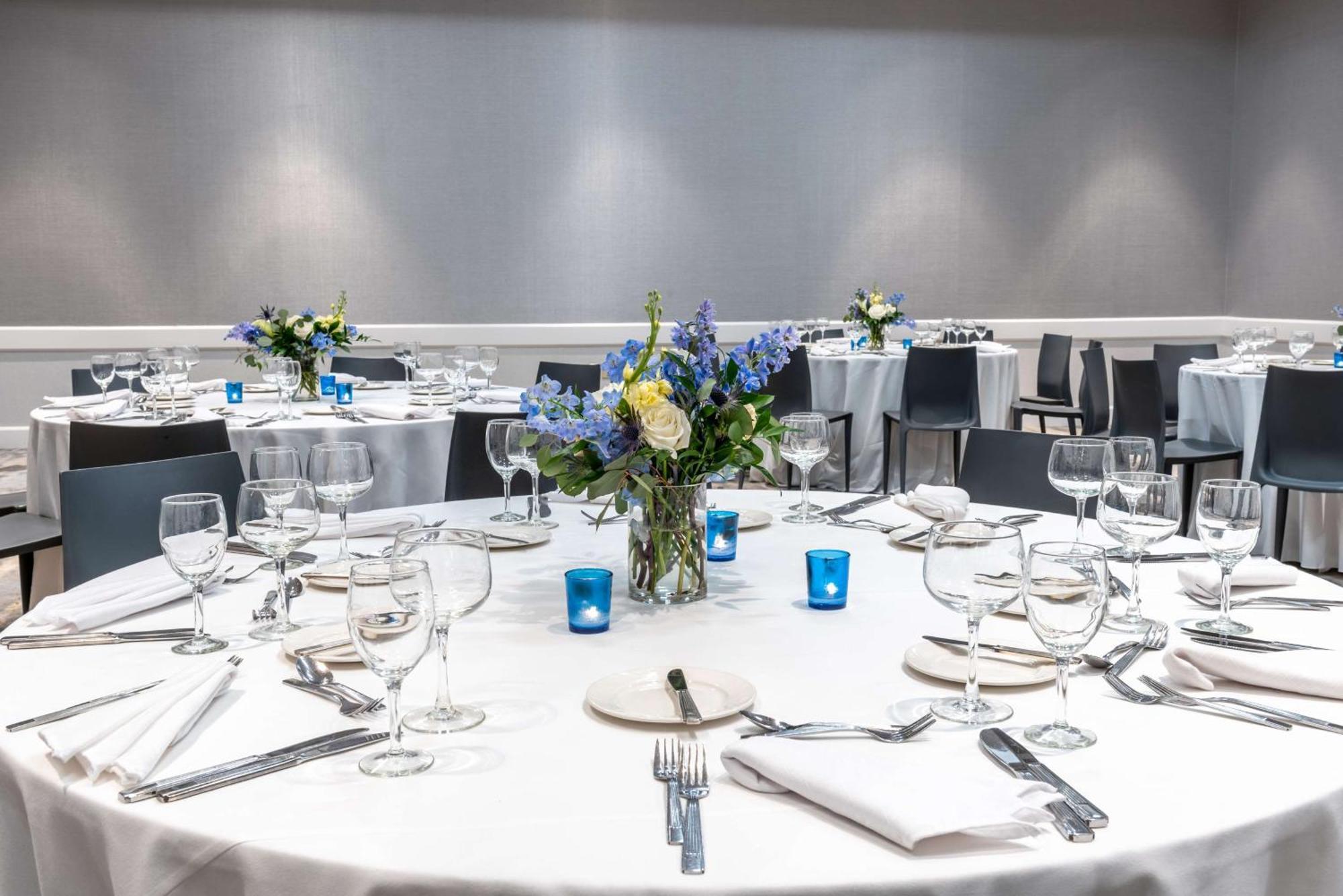 Hilton Alexandria Mark Center Екстериор снимка