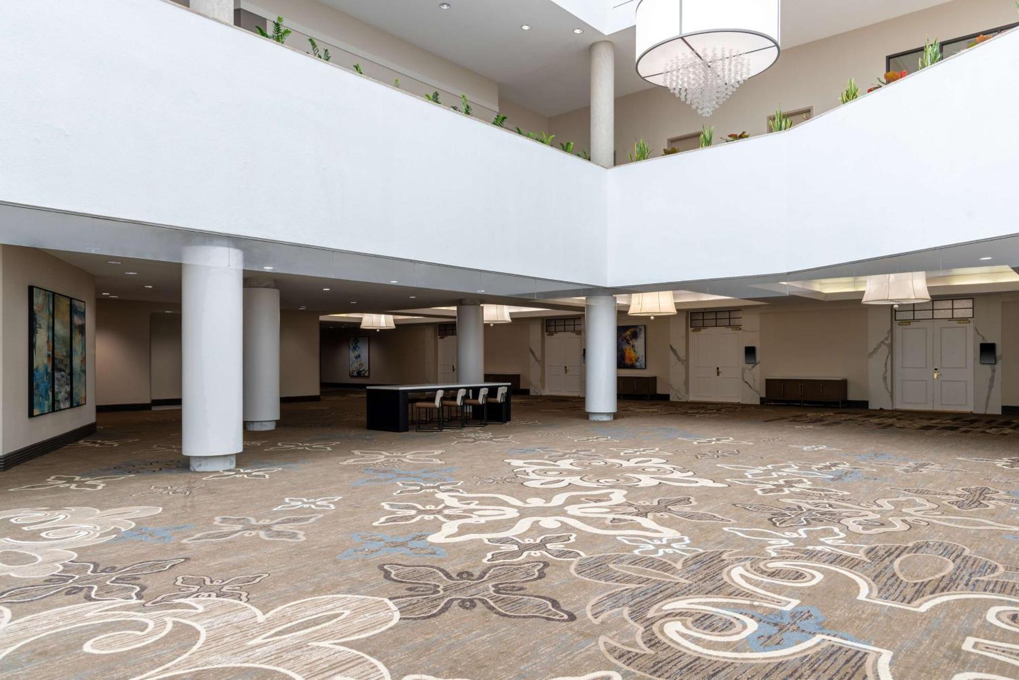 Hilton Alexandria Mark Center Екстериор снимка