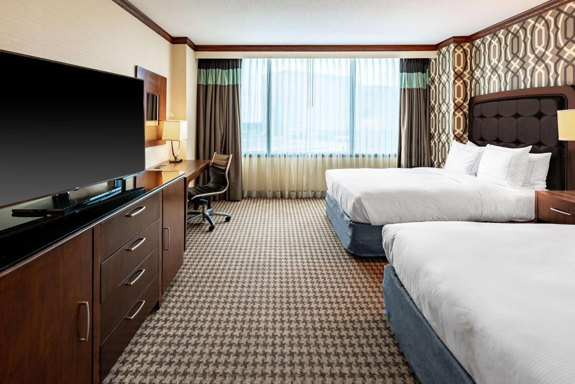 Hilton Alexandria Mark Center Екстериор снимка