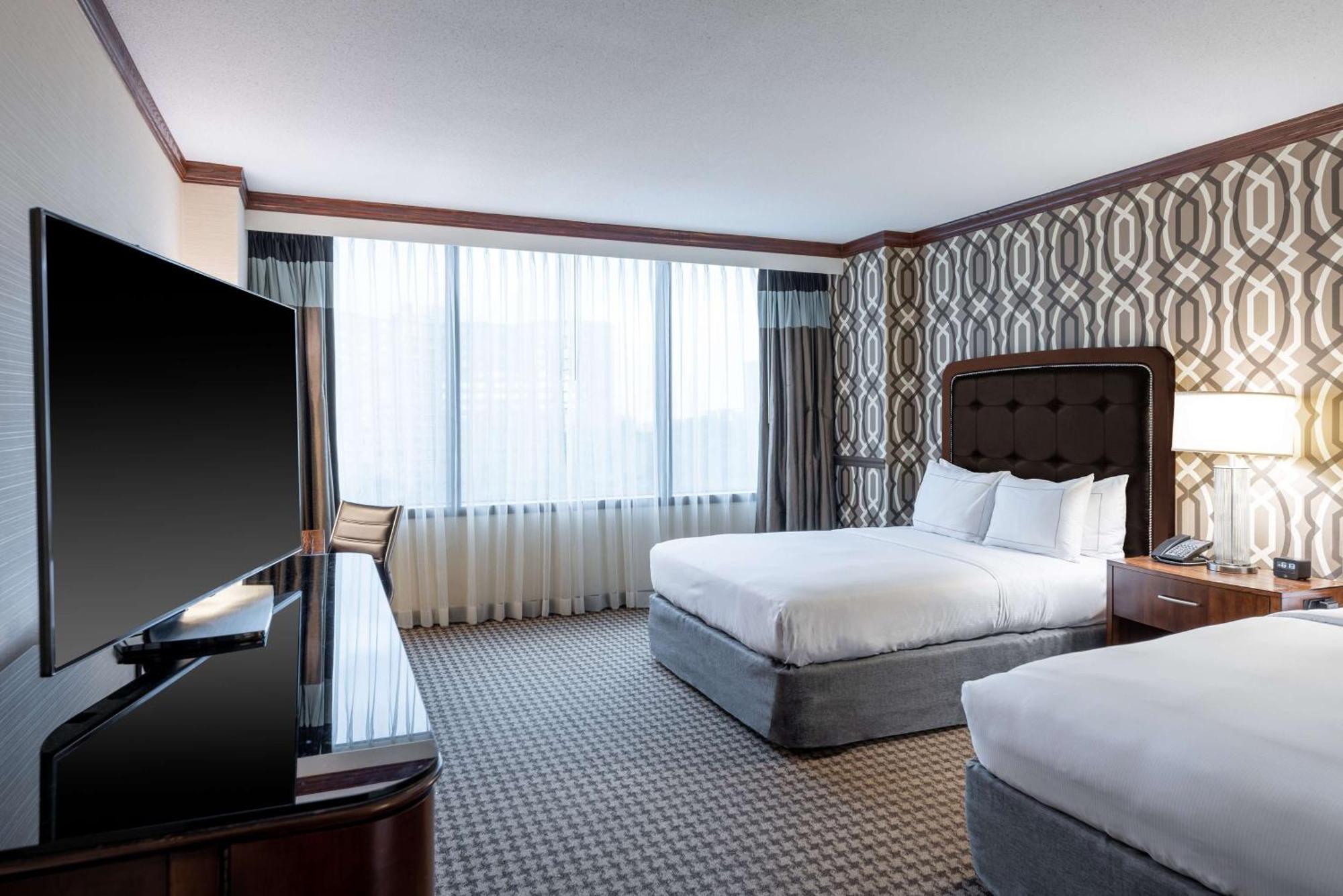 Hilton Alexandria Mark Center Екстериор снимка