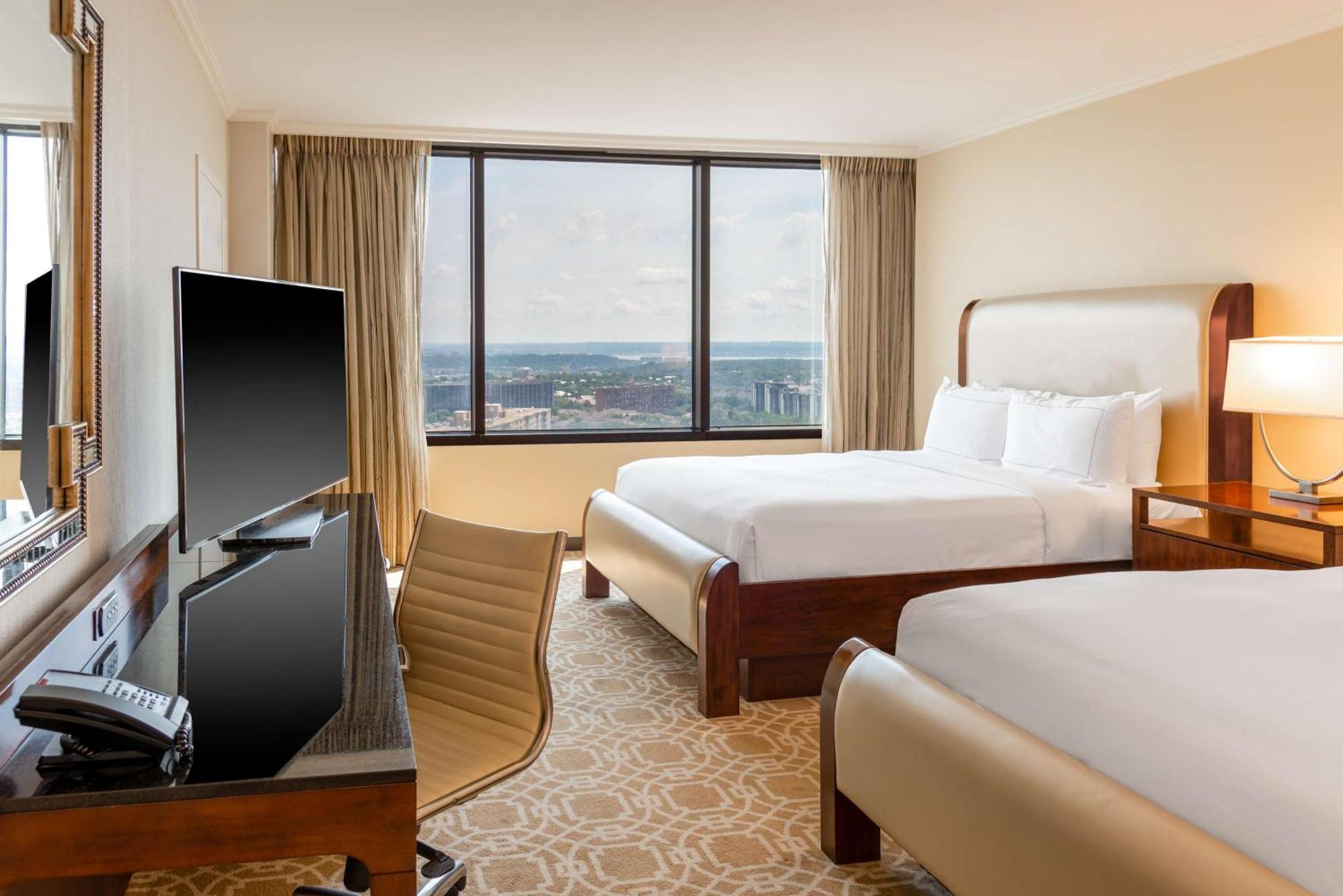 Hilton Alexandria Mark Center Екстериор снимка