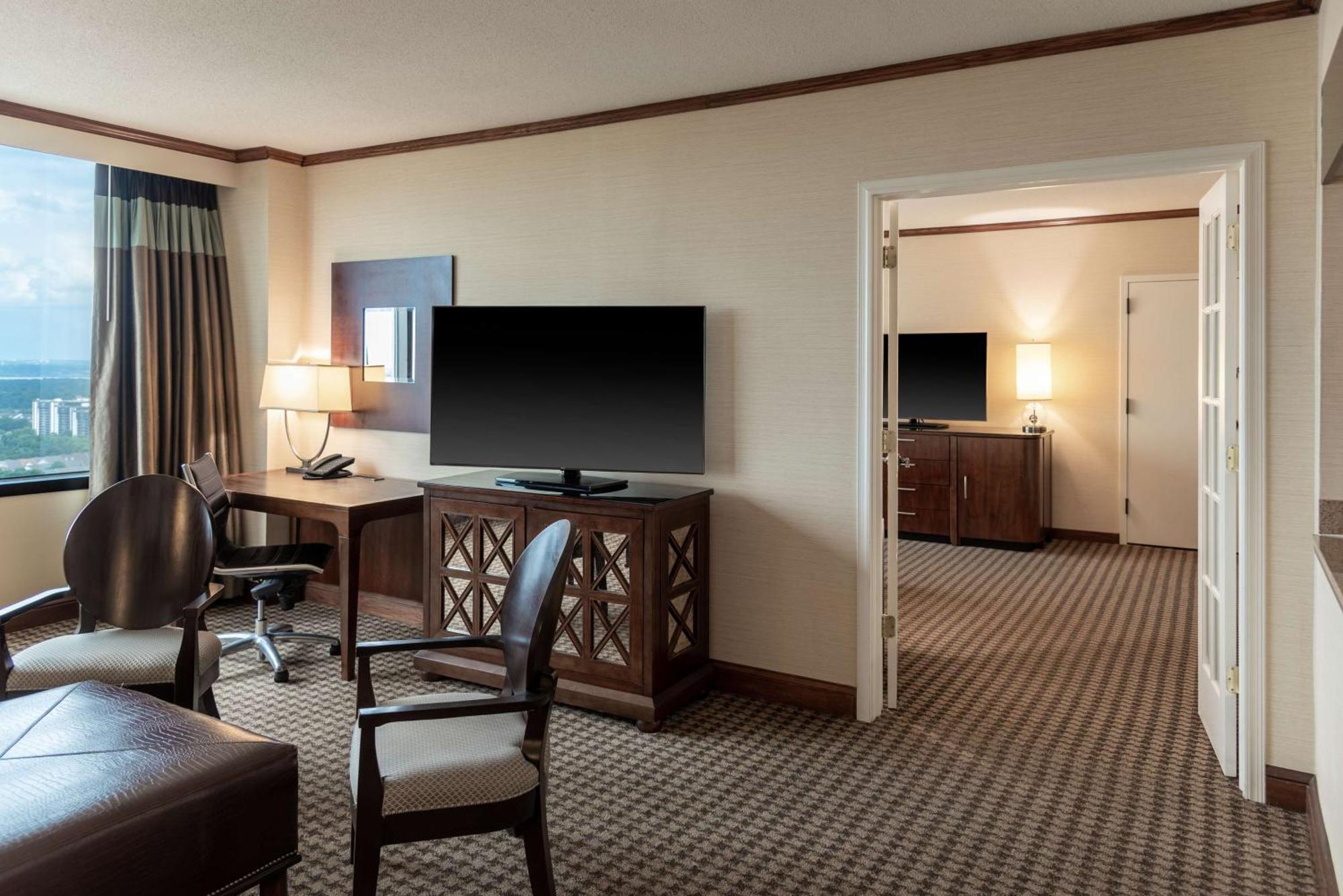Hilton Alexandria Mark Center Екстериор снимка