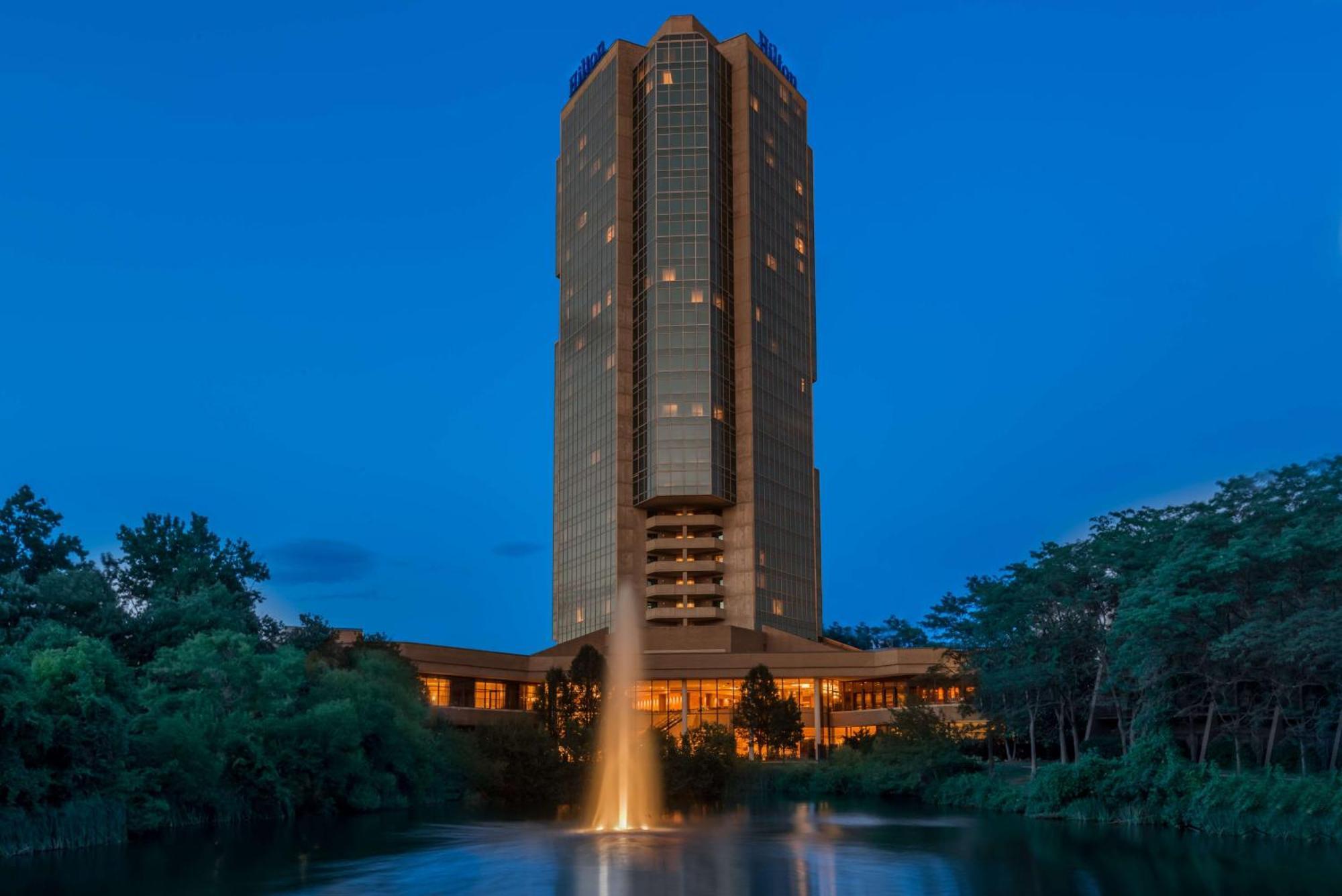 Hilton Alexandria Mark Center Екстериор снимка