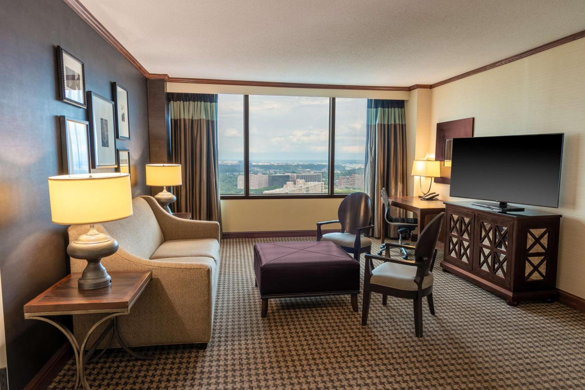 Hilton Alexandria Mark Center Екстериор снимка