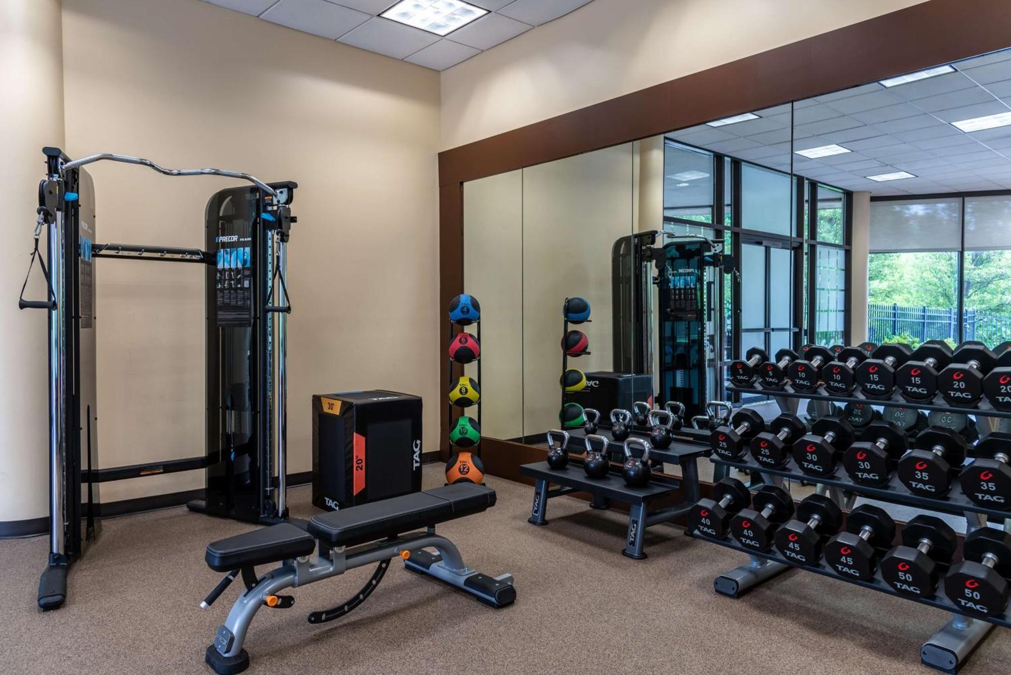 Hilton Alexandria Mark Center Екстериор снимка