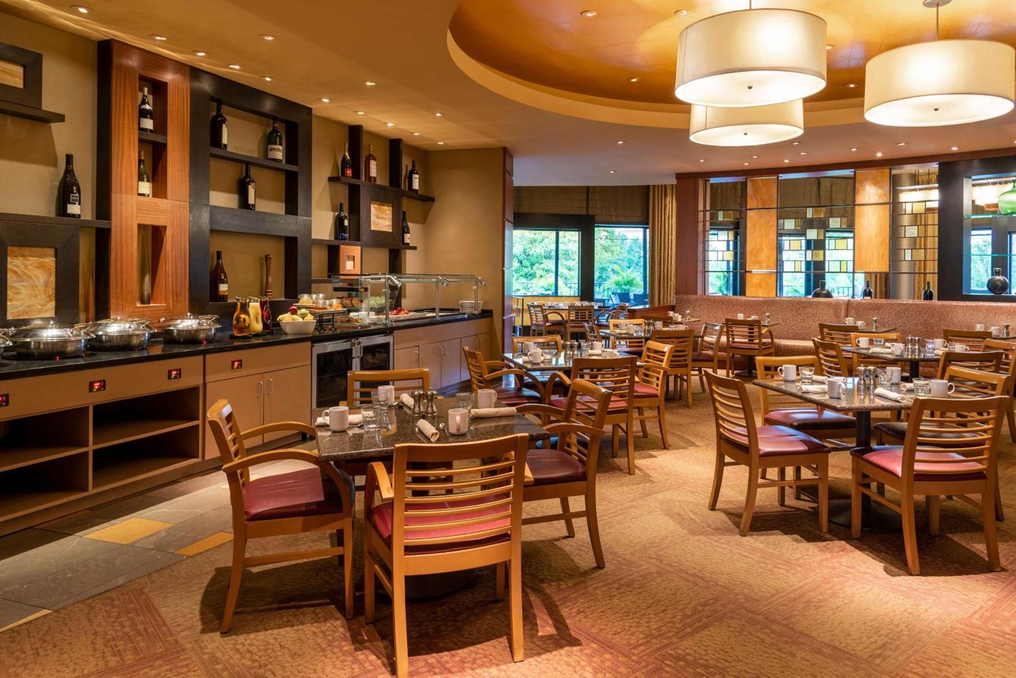 Hilton Alexandria Mark Center Екстериор снимка